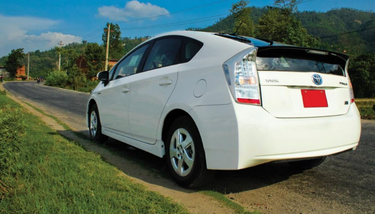 toyota-prius-nepal-1729239431.jpg