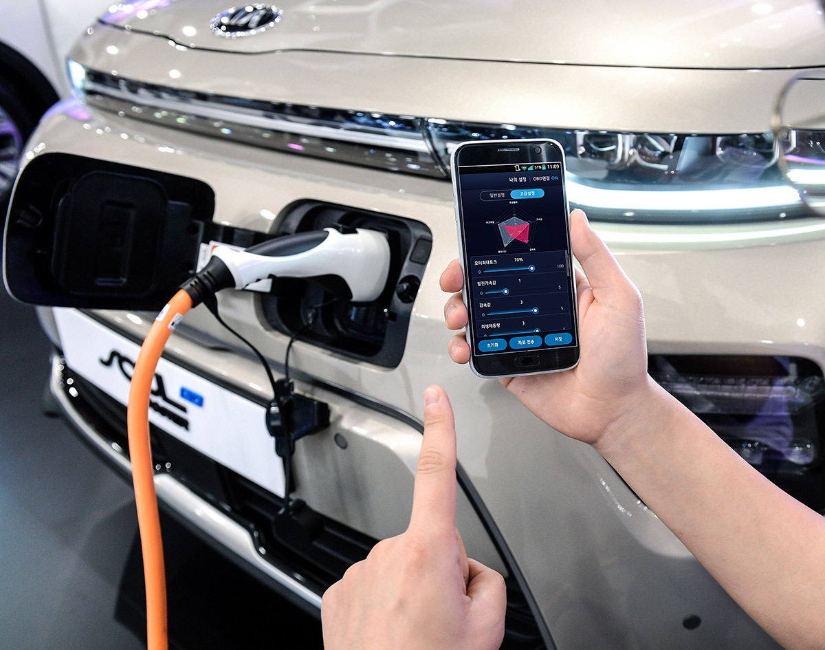 Hyundai Introduces Industry-First Smartphone Based EV Performance Control Technology