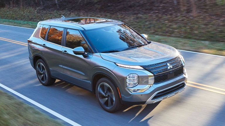 Новый outlander 2022